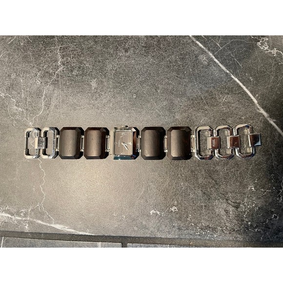 Ladies Black and Silver Fossil Dress Watch - New Battery - Picture 2 of 5